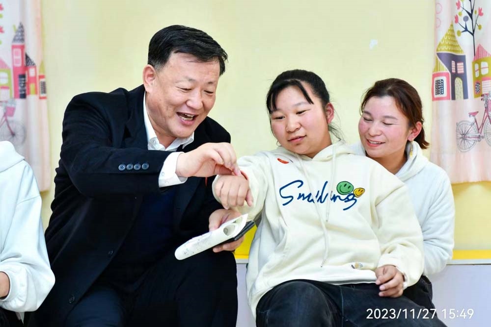 朱建民参与中国残疾人基金会第五届理事会第四次会议 (2).jpg
