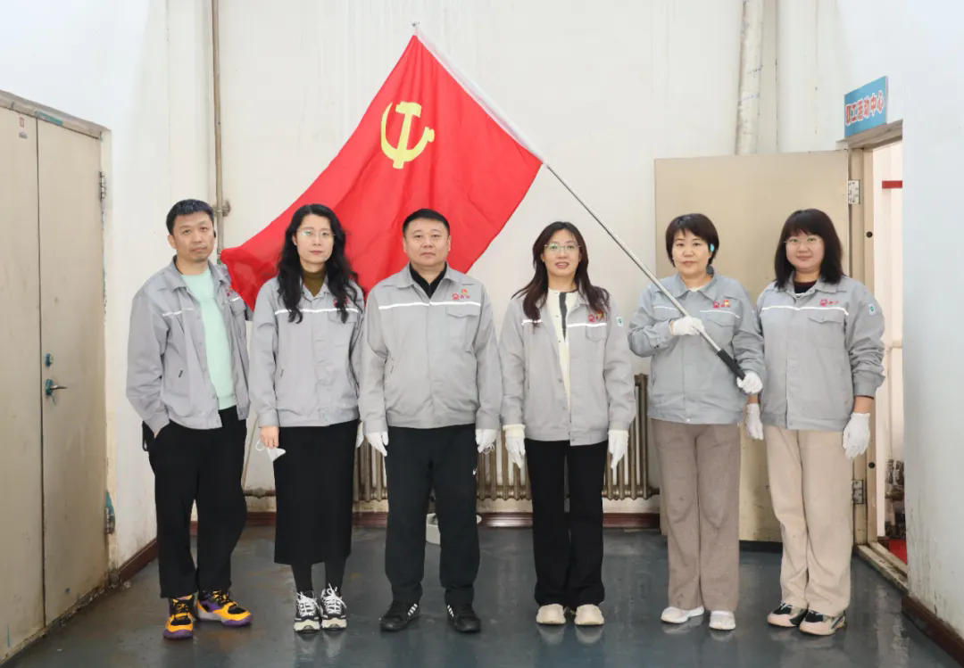 win必赢集团党委组织发展改善环境卫生自愿服务活动